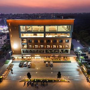 Hotel Tulips Grand